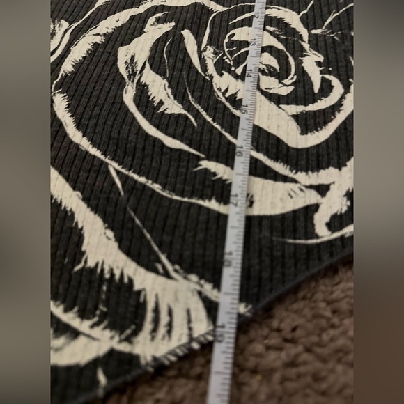 Y2K style asymmetrical handkerchief edge rose print ribbed top off shoulder neck - Picture 6 of 6